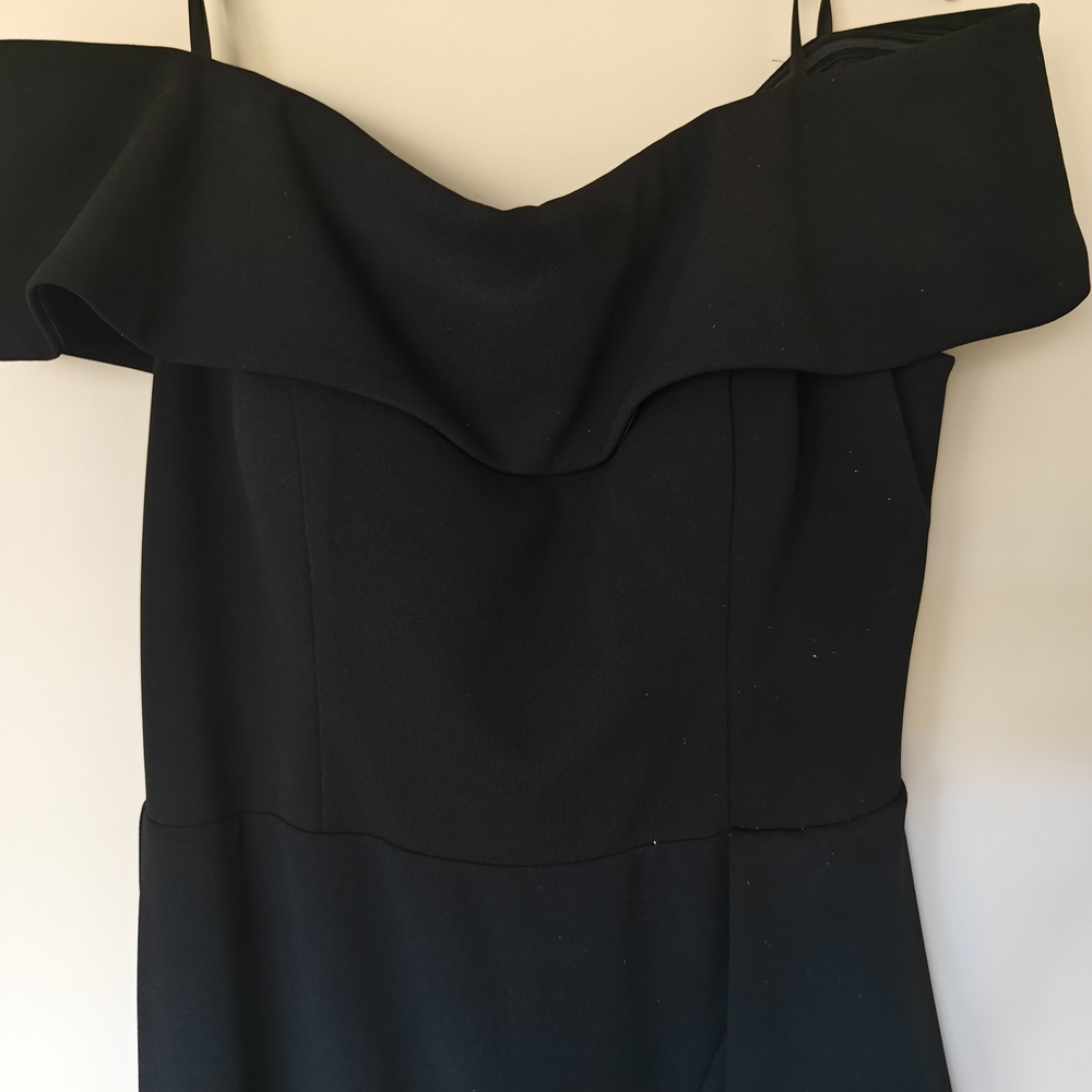 Betsy & Adam Ruffle Black Dress. - Picture 9 of 16